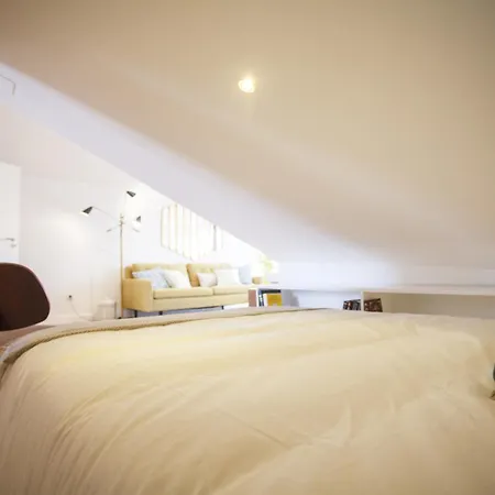 Alfama Apartment, Quiet Location, Great Views - Ttl268 * Лиссабон
