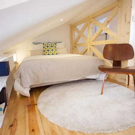 Апартаменты Alfama Apartment, Quiet Location, Great Views - Ttl268 Лиссабон