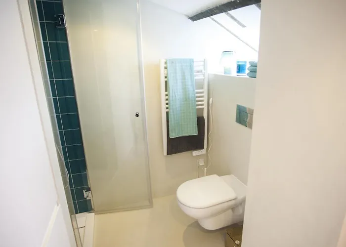 Alfama Apartment, Quiet Location, Great Views - Ttl268 *