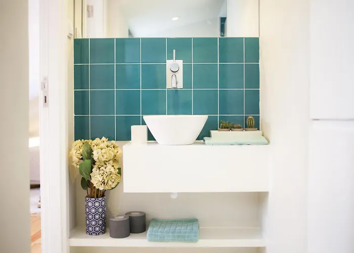 Alfama Apartment, Quiet Location, Great Views - Ttl268 *