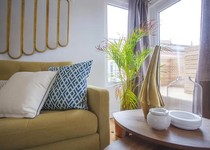 Alfama Apartment, Quiet Location, Great Views - Ttl268